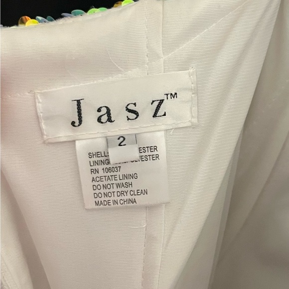 Elegant White Strapless Prom/Evening/Wedding Gown - Picture 5 of 7